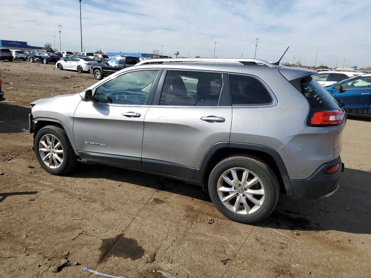 2015 Jeep Cherokee Limited VIN: 1C4PJMDSXFW752132 Lot: 77420914