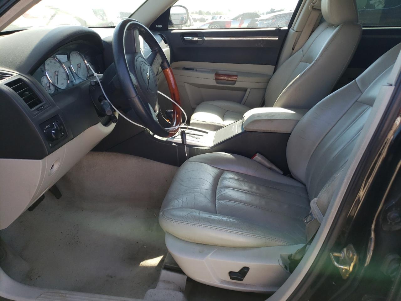 2005 Chrysler 300 - Image 7