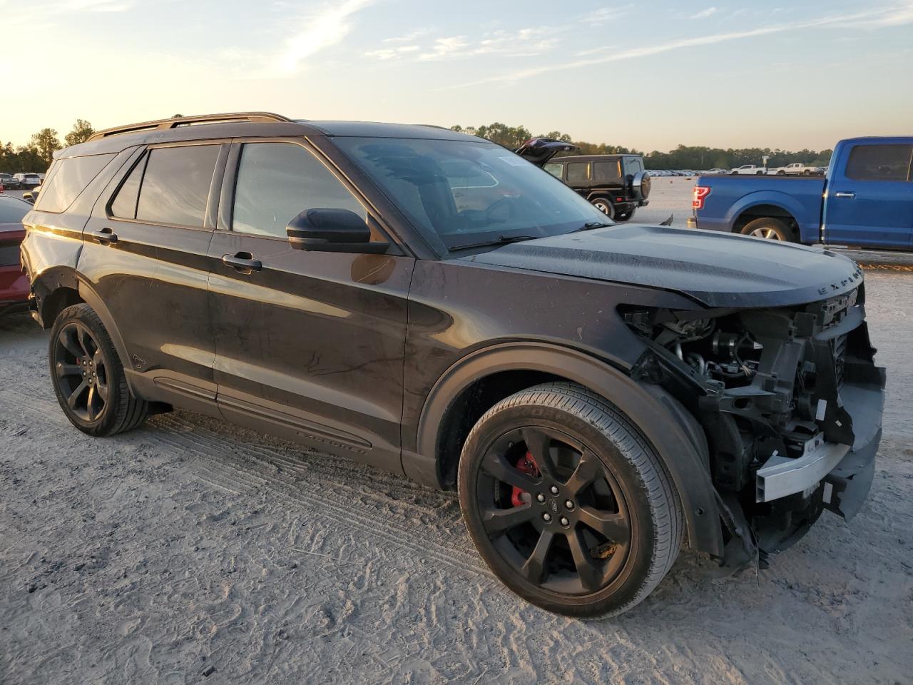 2021 Ford Explorer - Image 4