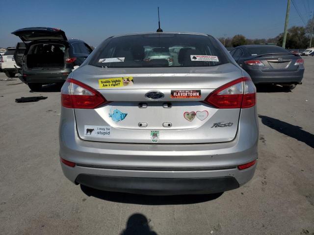  FORD FIESTA 2017 Silver