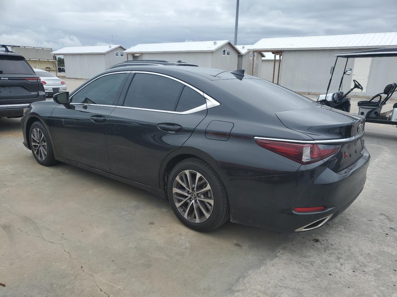 58ACZ1B16PU156131 2023 LEXUS ES - Image 2