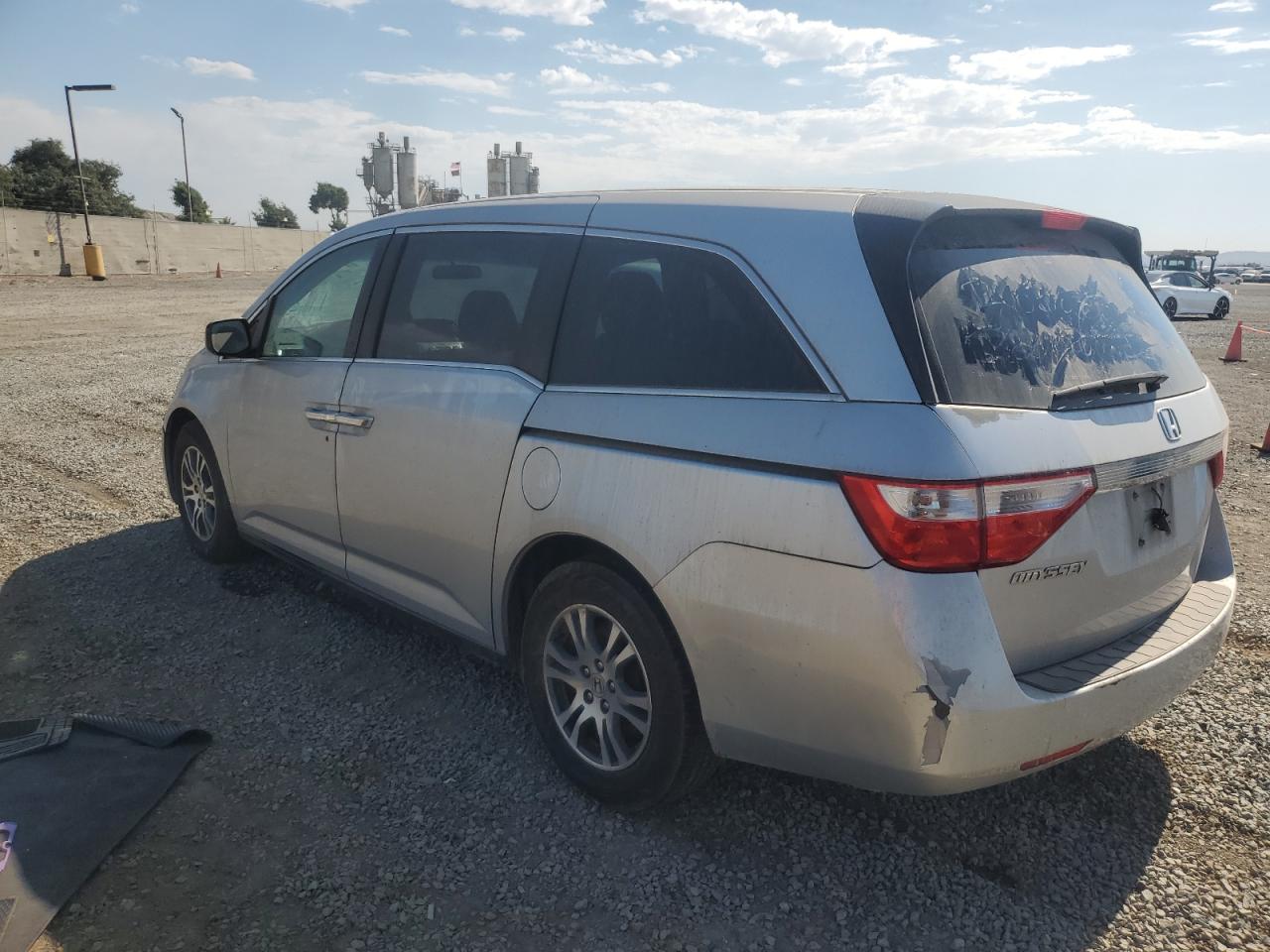 2011 Honda Odyssey - Image 2
