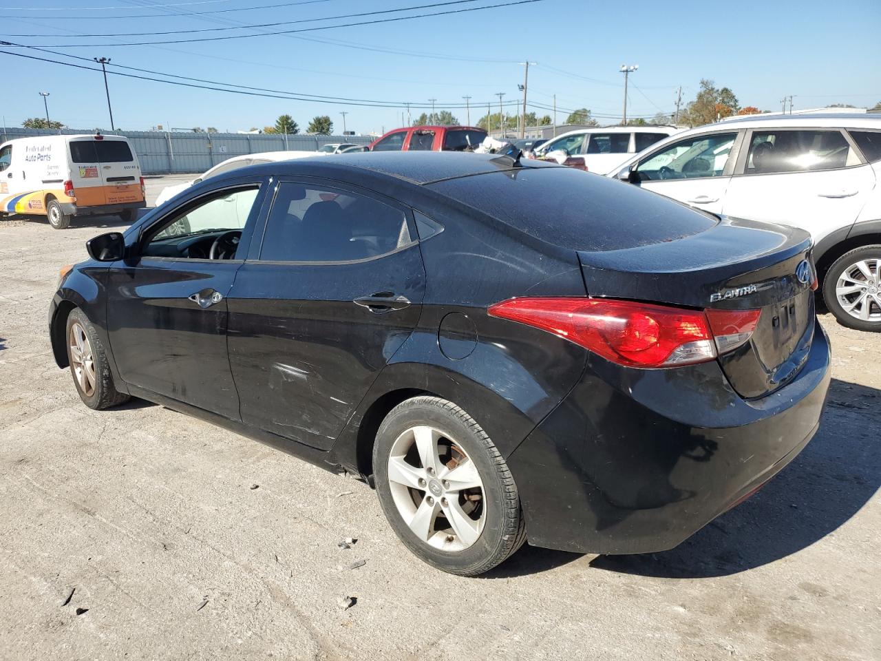 2013 Hyundai Elantra - Image 2