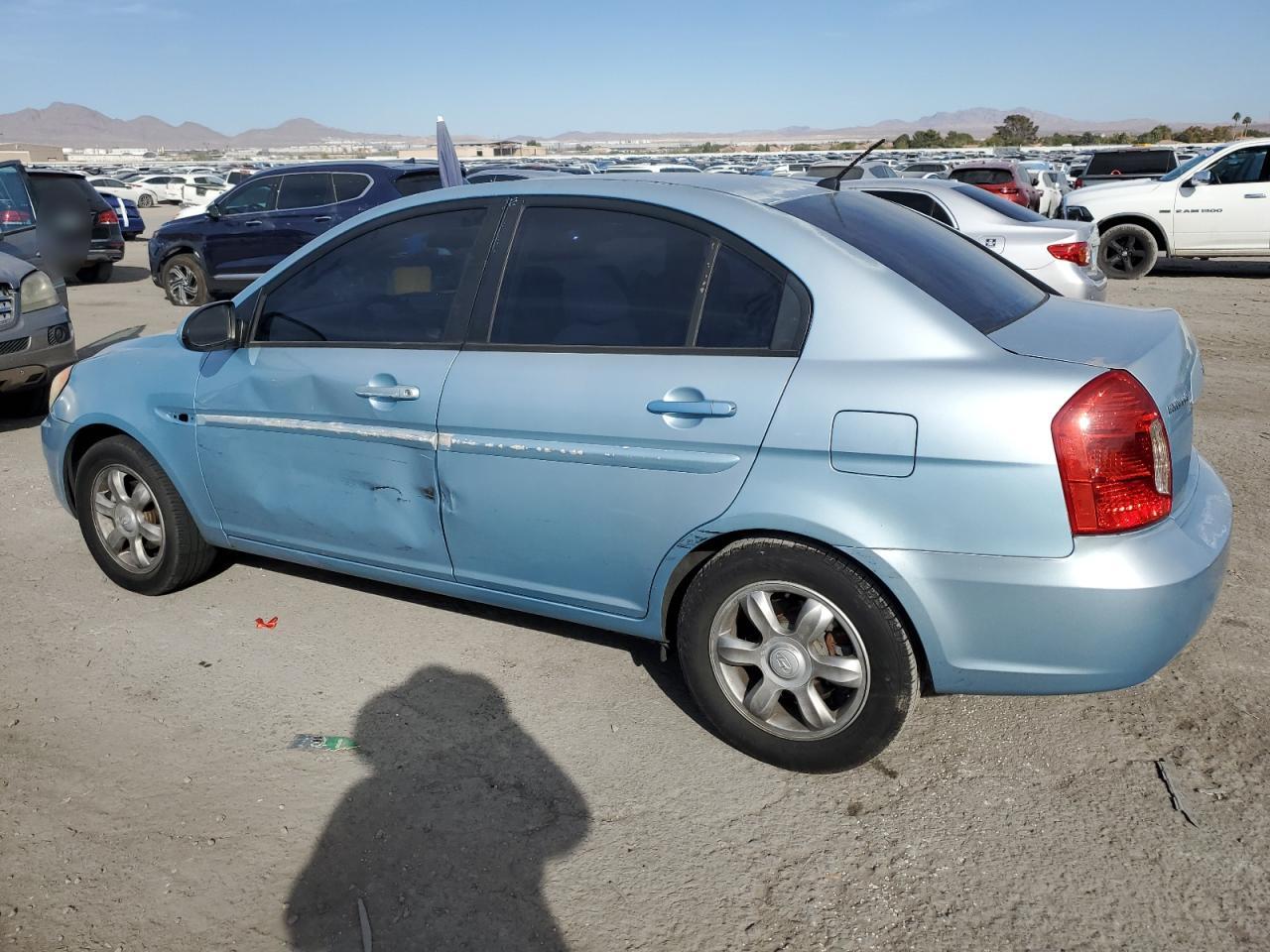 2006 Hyundai Accent - Image 2