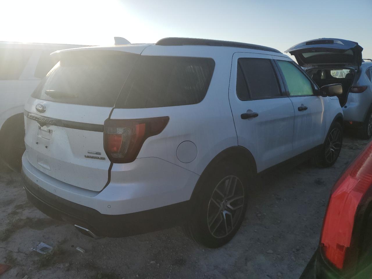 2016 Ford Explorer - Image 3