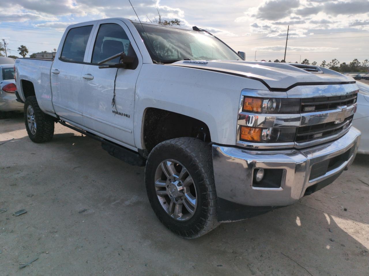 2018 Chevrolet Silverado - Image 4