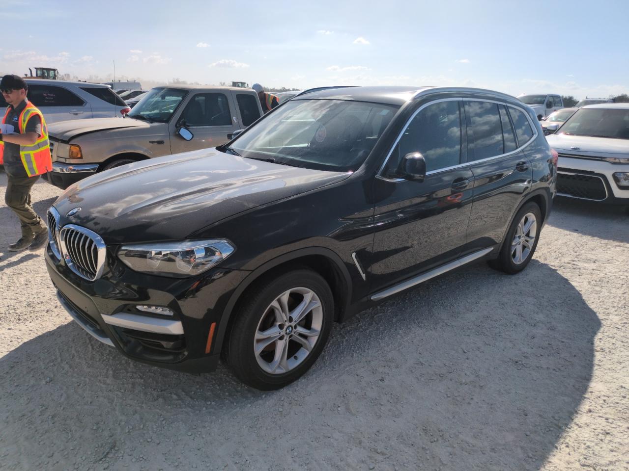 VIN 5UXTR7C53KLF26872 2019 BMW X3 no.1