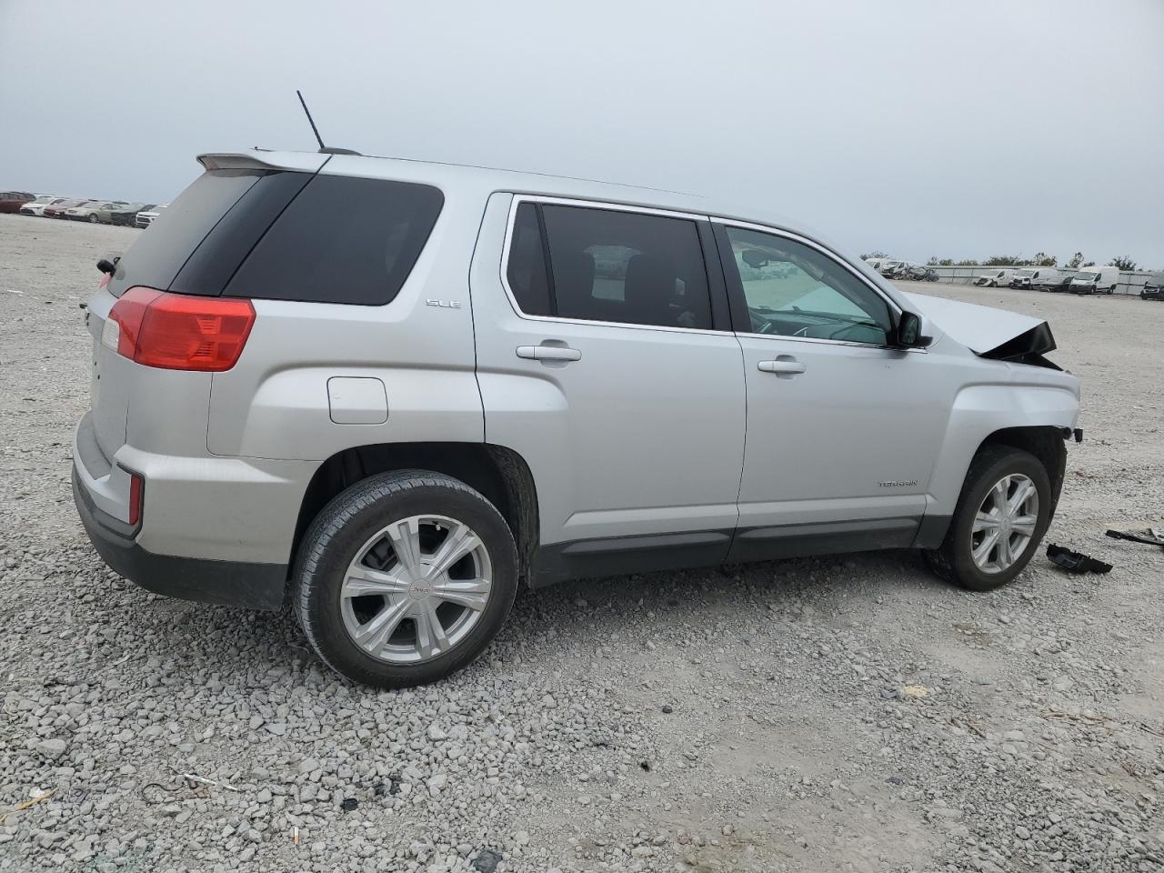 2017 GMC Terrain - Image 3