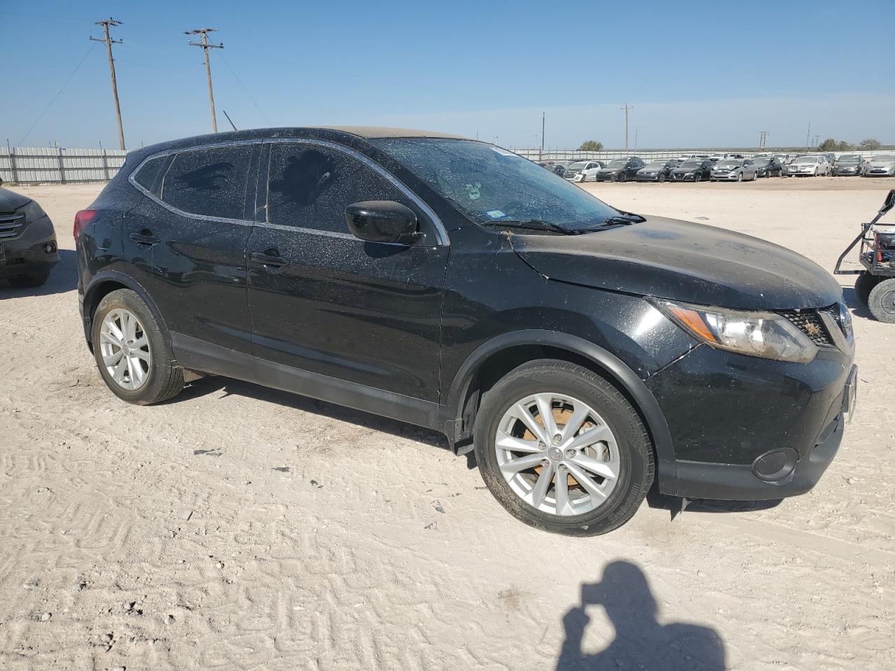 2017 Nissan Rogue - Image 4