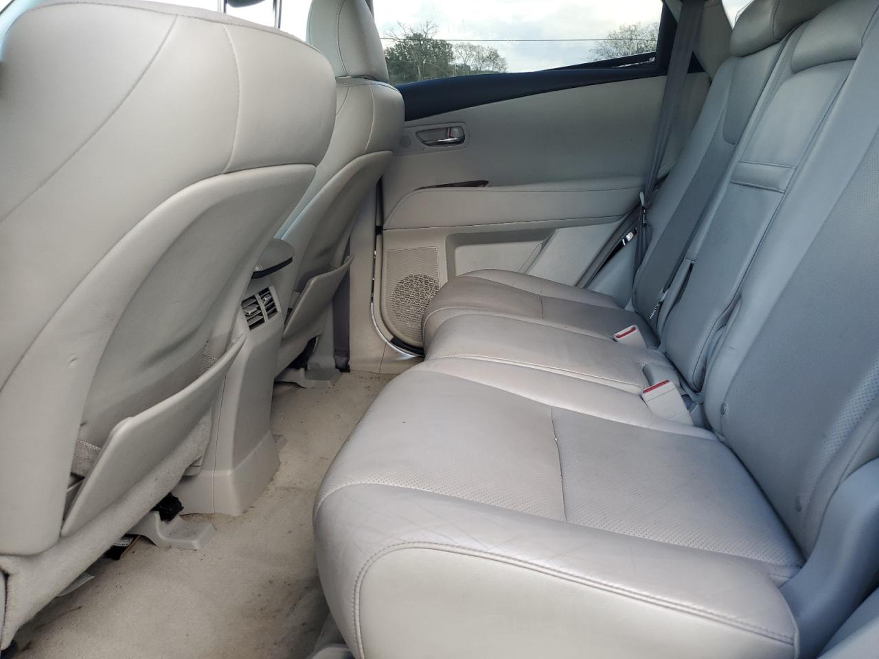 2010 Lexus RX - Image 11