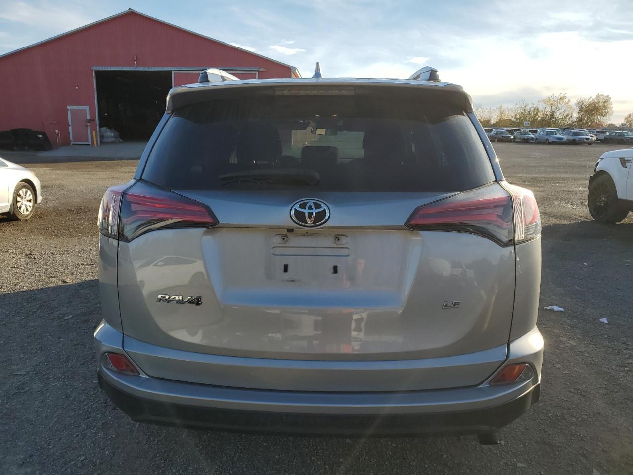 2T3ZFREV0JW486448 2018 Toyota Rav4 Le