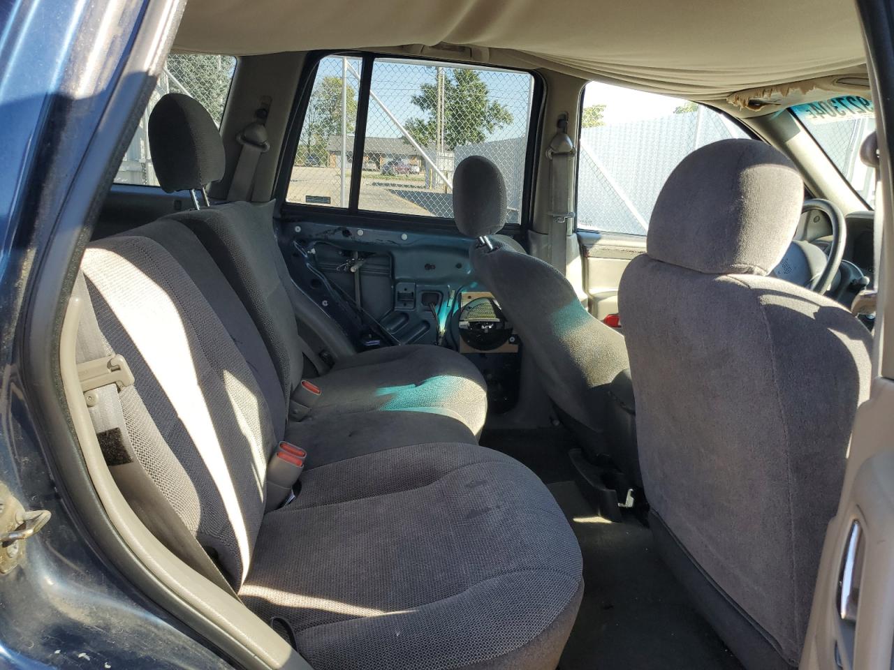 2000 Jeep Grand Cherokee - Image 11