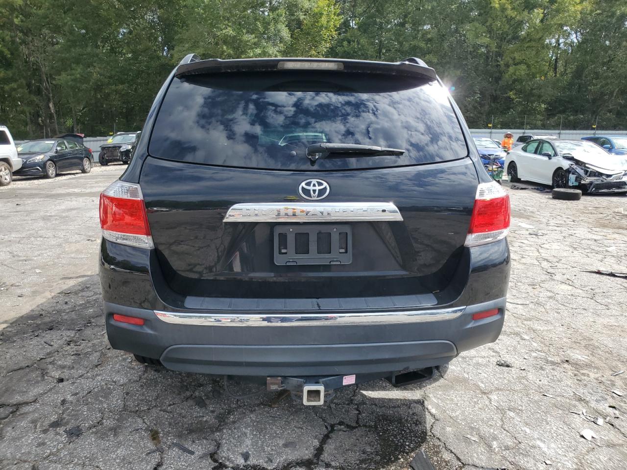 5TDZA3EHXCS017877 2012 Toyota Highlander Base