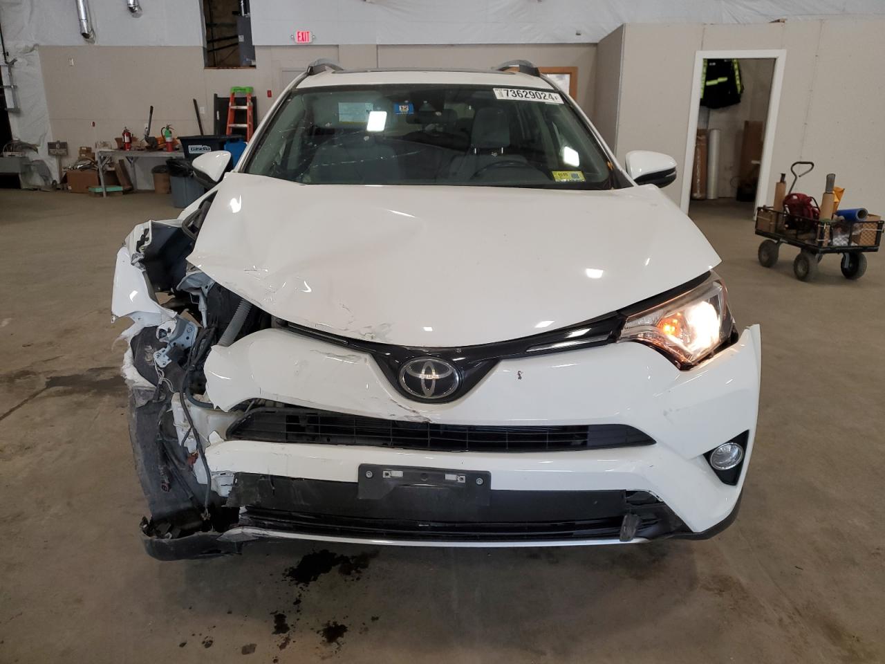 2017 Toyota RAV 4 - Image 5