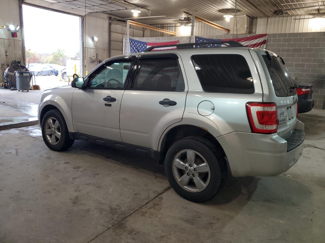 2011 Ford Escape - Image 2