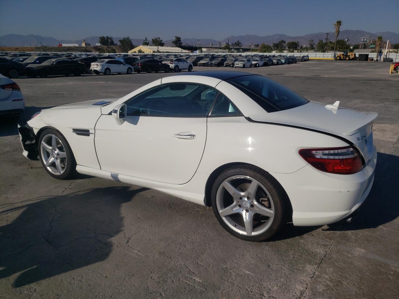 VIN WDDPK4HA8FF096923 2015 MERCEDES-BENZ SLK-CLASS no.2