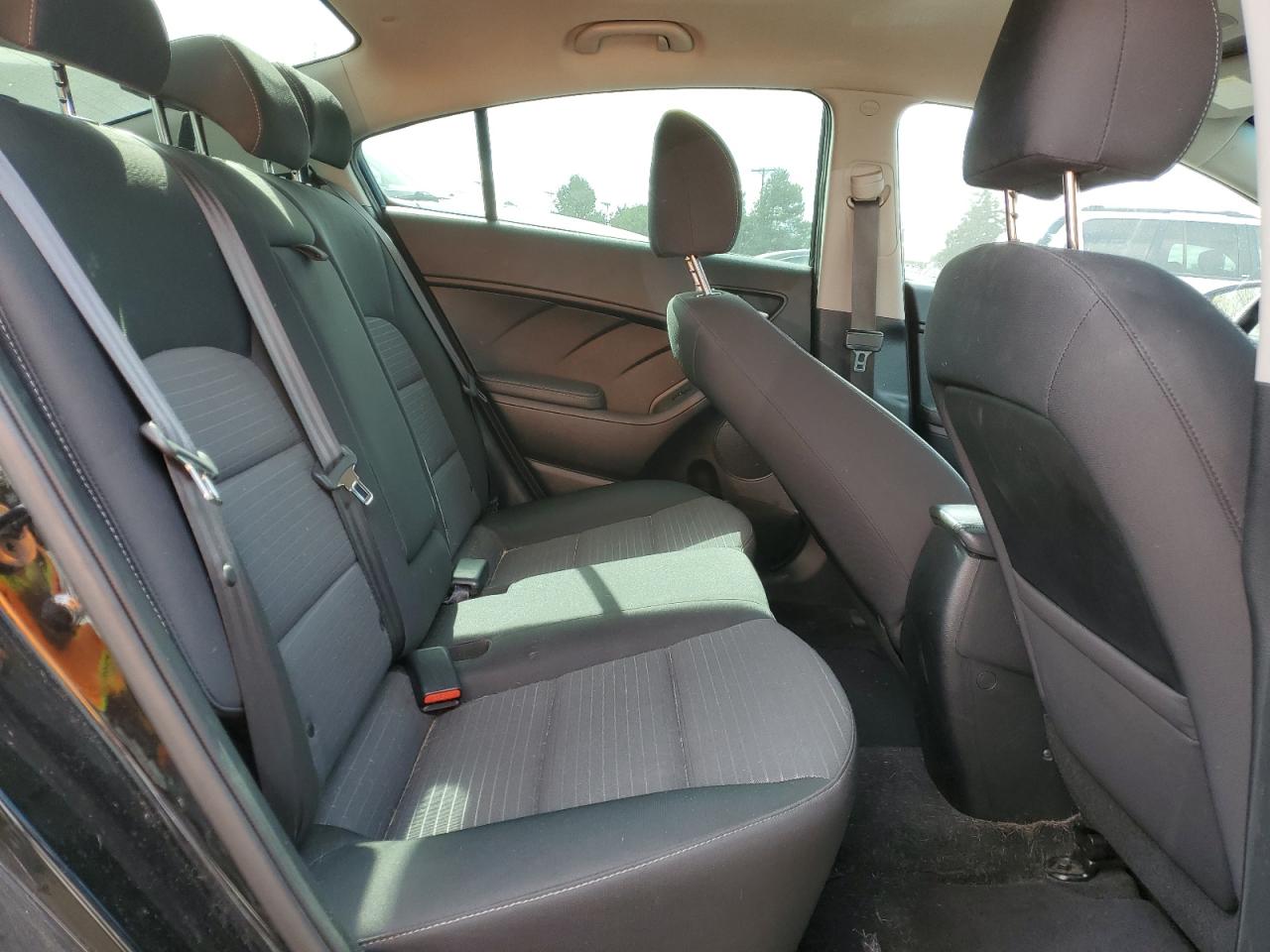 2017 Kia Forte - Image 10