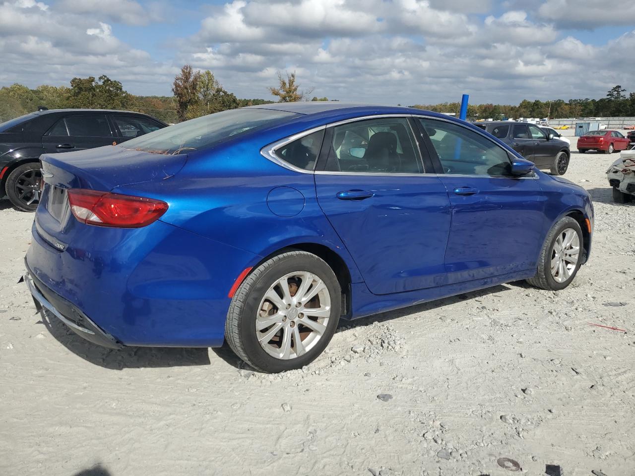 2015 Chrysler 200 - Image 3