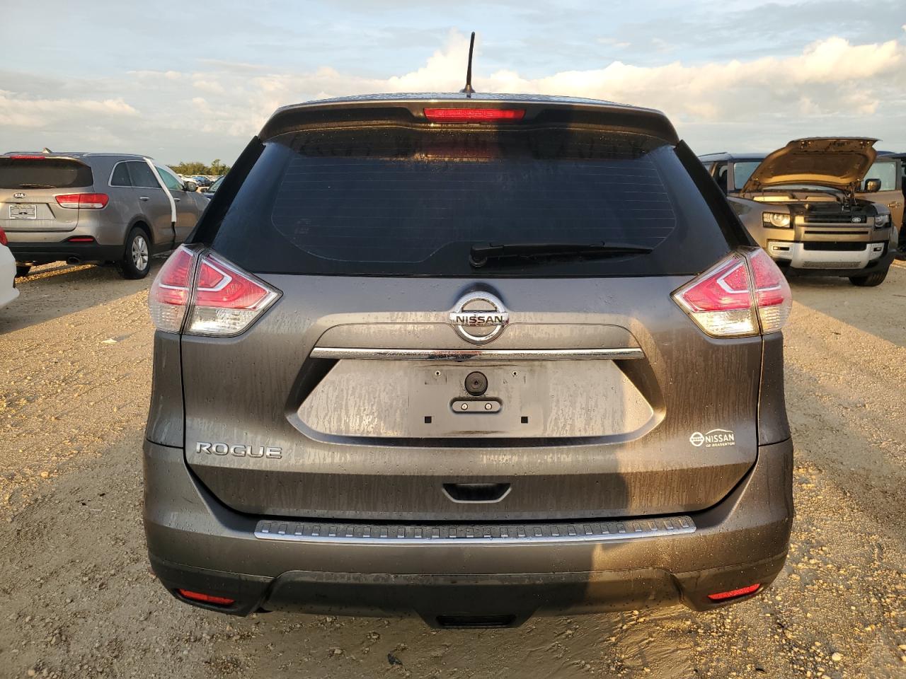 JN8AT2MT5GW003693 2016 Nissan Rogue S