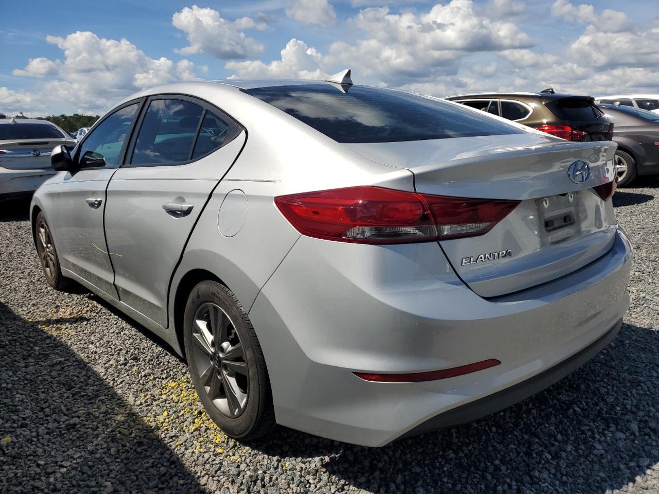 5NPD84LF9HH177310 2017 HYUNDAI ELANTRA - Image 2