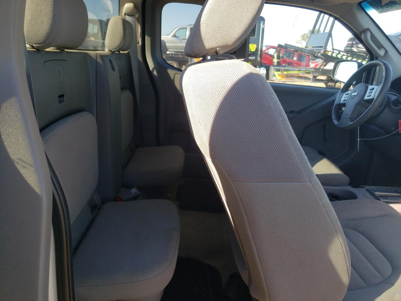 2015 Nissan Navara (Frontier) - Image 10