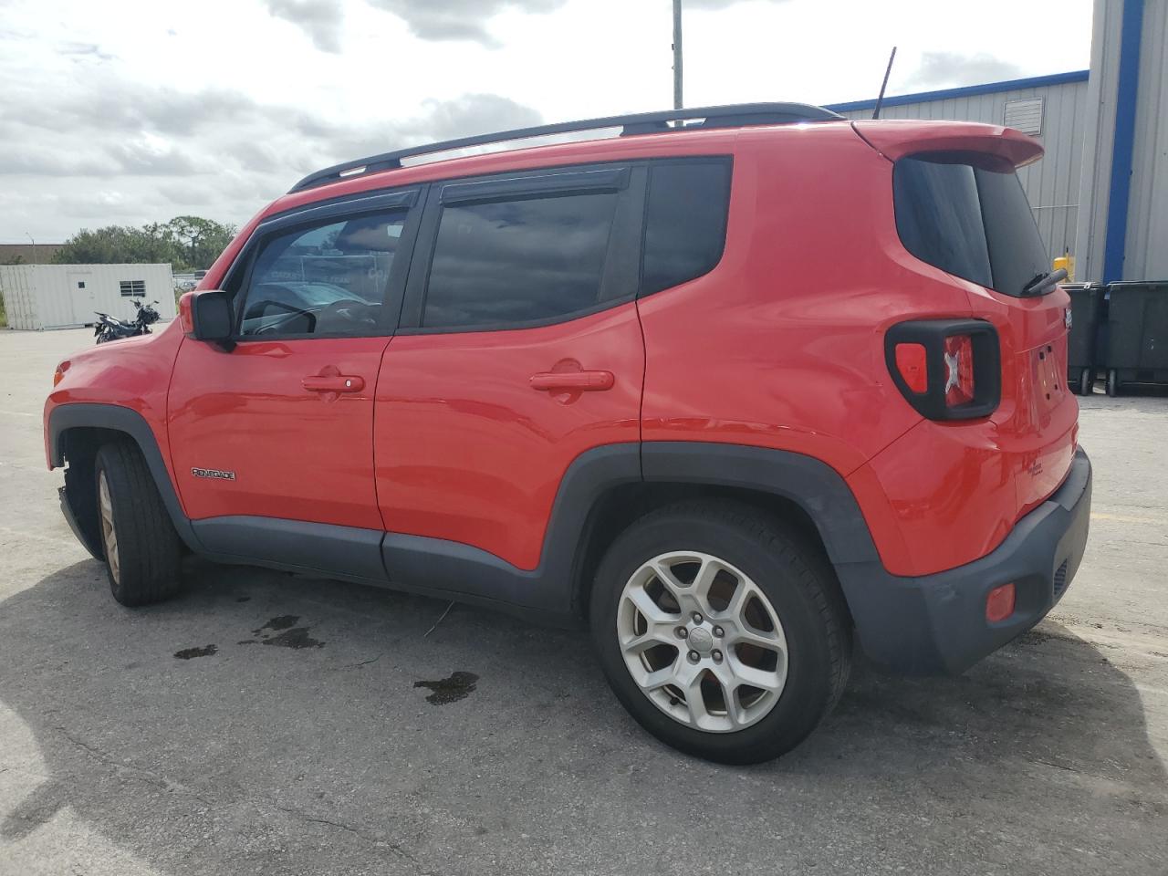 VIN ZACCJABB3JPH17325 2018 JEEP RENEGADE no.2