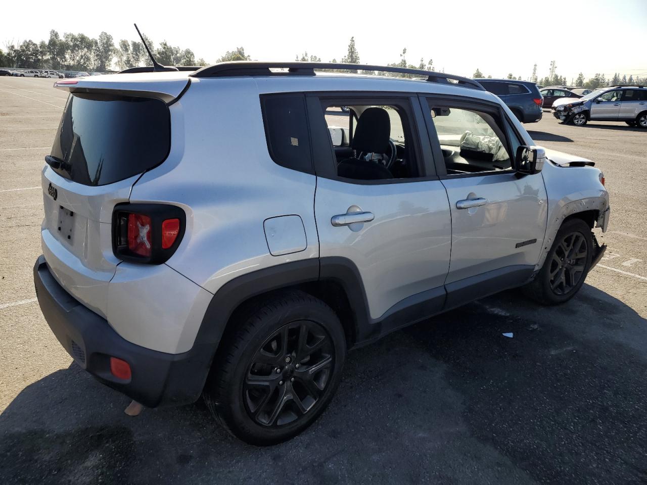 VIN ZACCJABB8HPF76021 2017 JEEP RENEGADE no.3