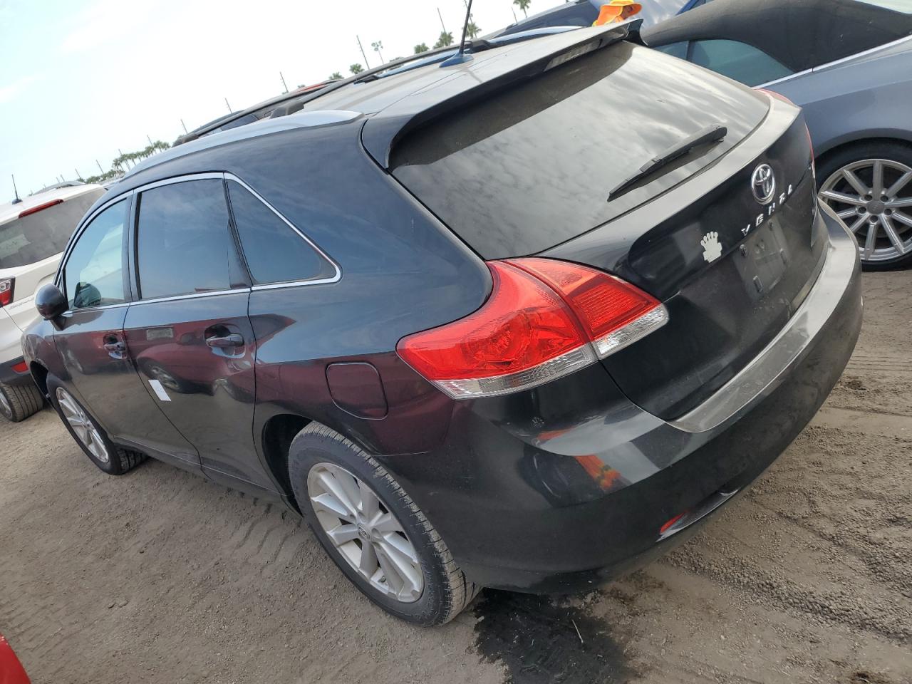 2009 Toyota Venza - Image 2