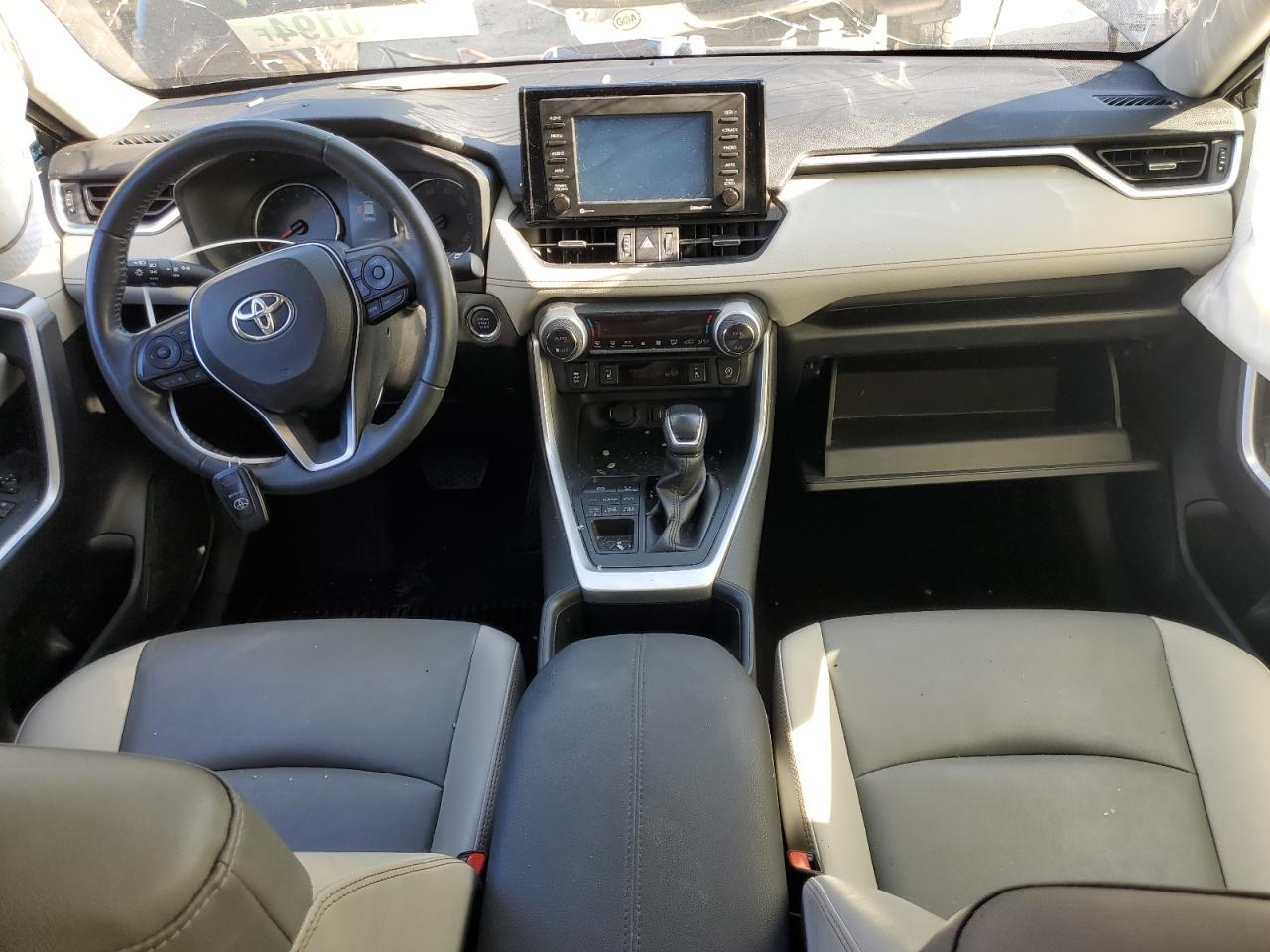 2022 Toyota RAV 4 - Image 8