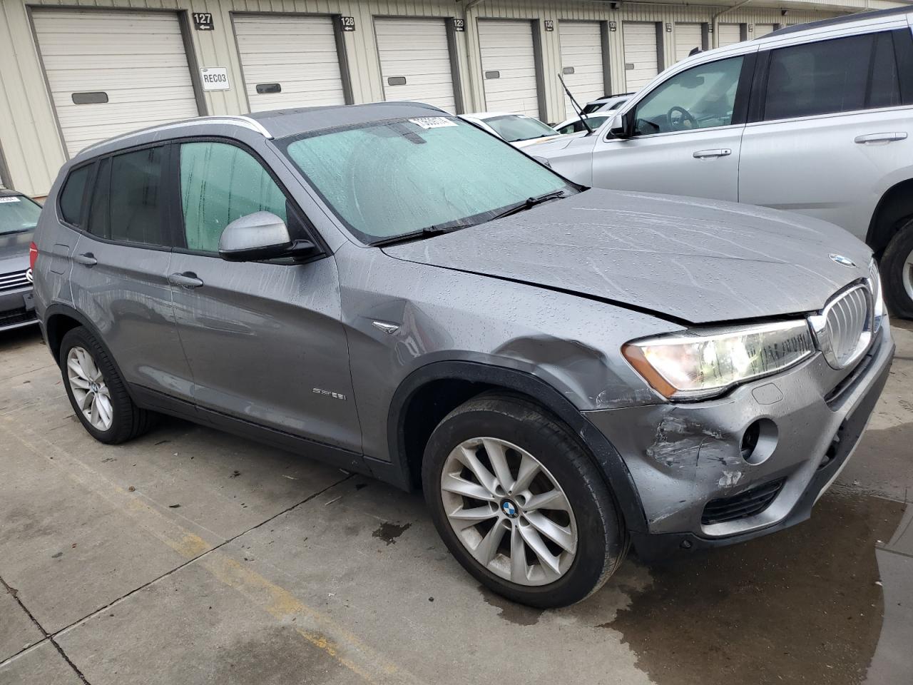 VIN 5UXWZ7C36H0X39687 2017 BMW X3 no.4