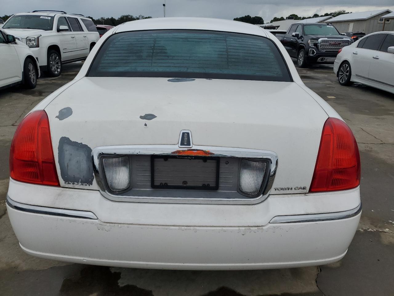 2008 Lincoln Town Car Signature Limited VIN: 2LNHM82V18X656358 Lot: 74665444