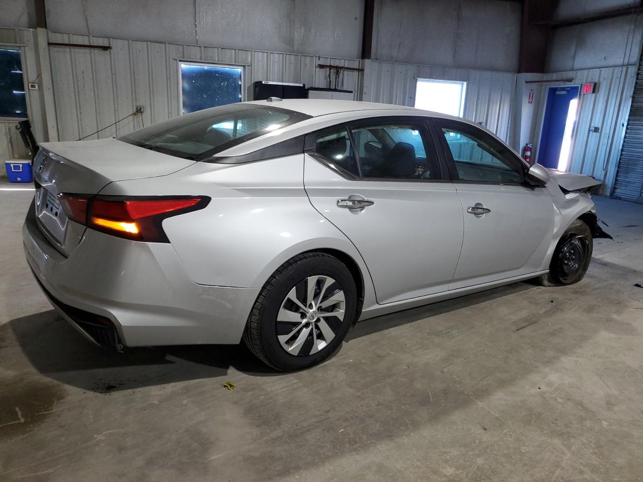 2020 Nissan Altima - Image 3