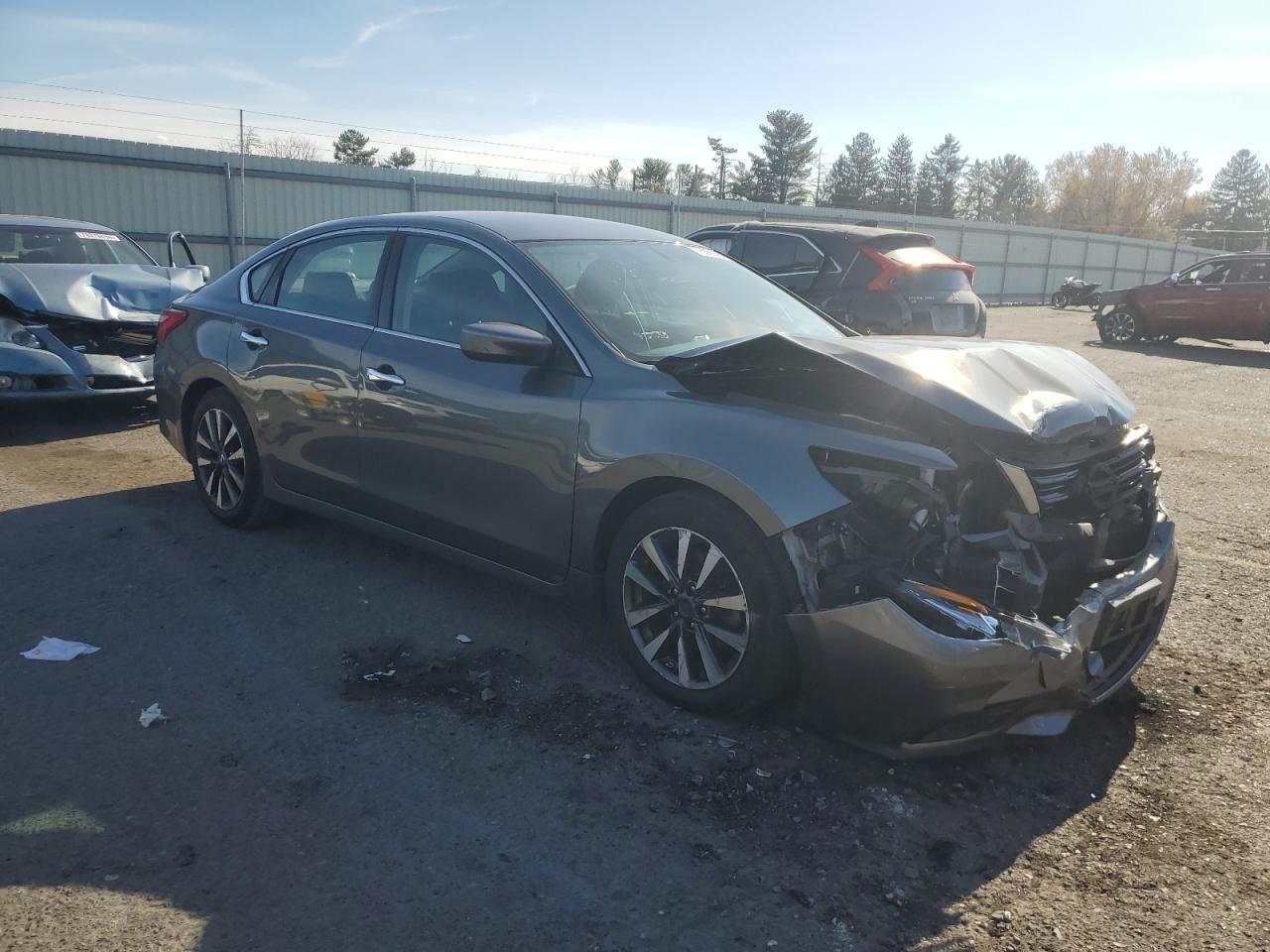 2017 Nissan Altima - Image 4