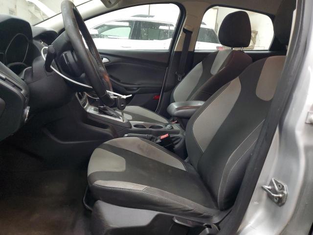 Hatchbacks FORD FOCUS 2014 Silver