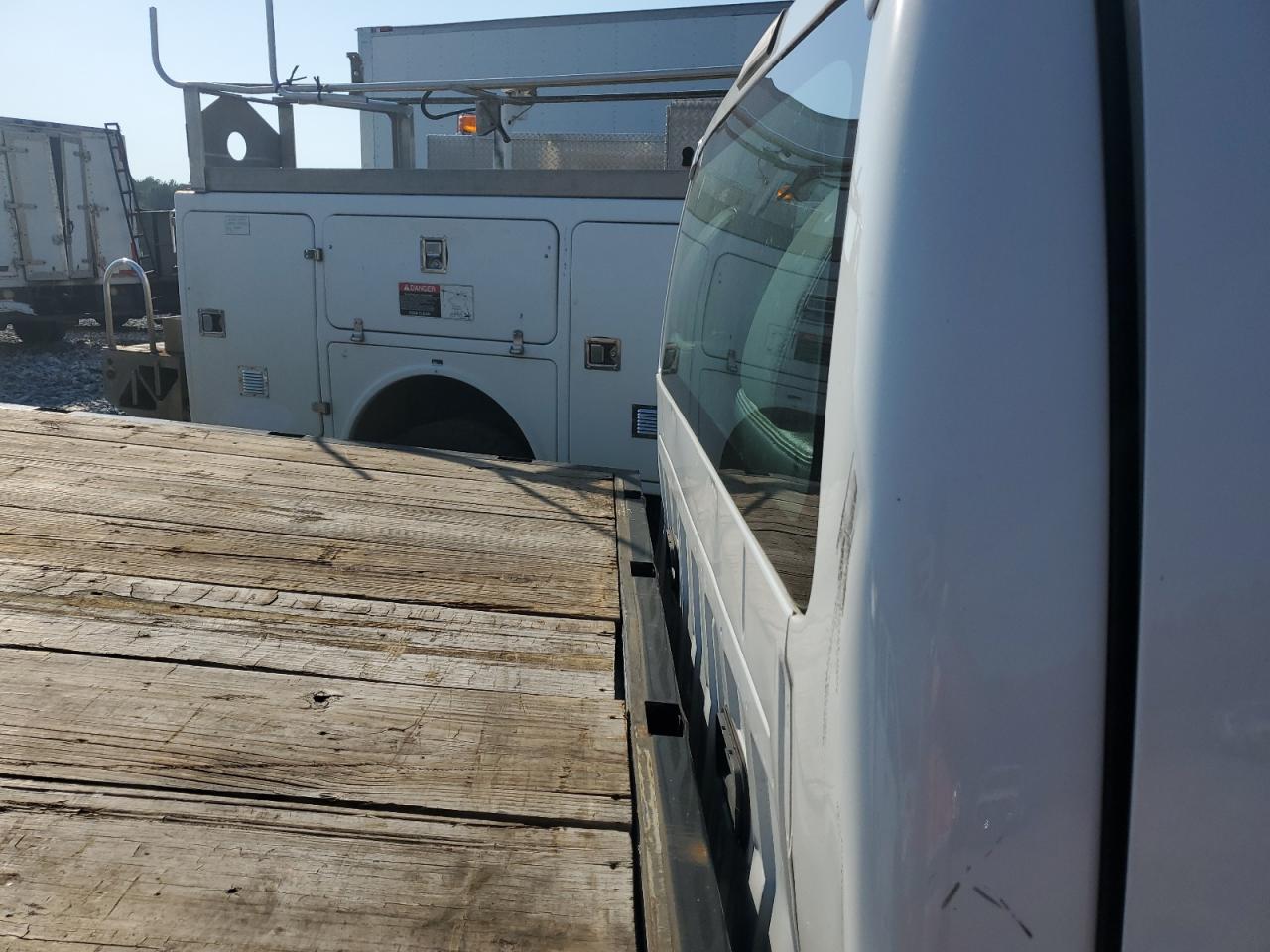 2015 Ford F350 - Image 11