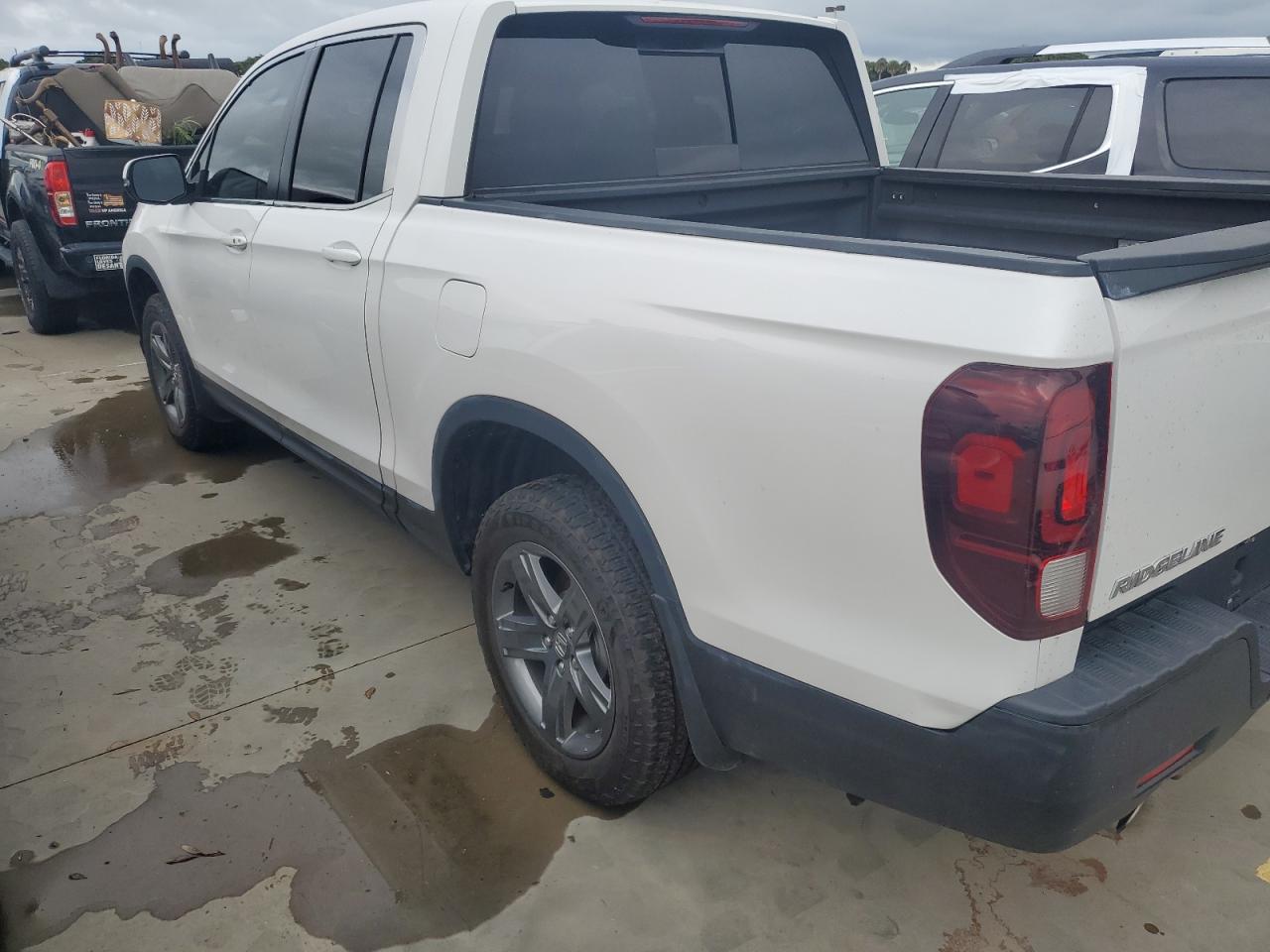 2023 Honda Ridgeline - Image 2