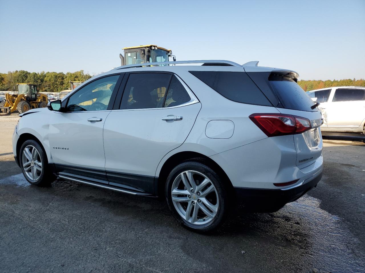 2019 Chevrolet Equinox - Image 2