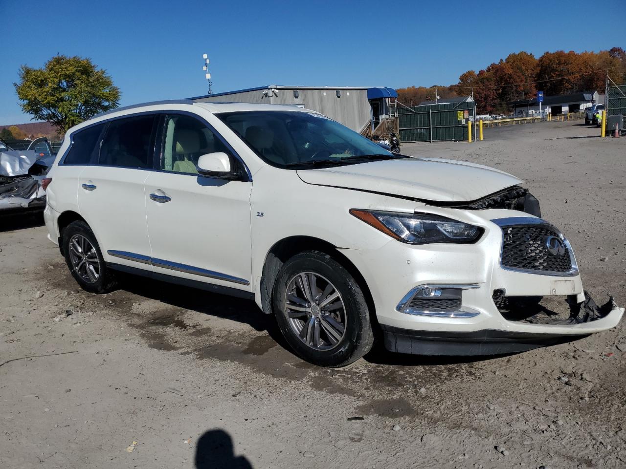 2017 Infiniti QX60 - Image 4