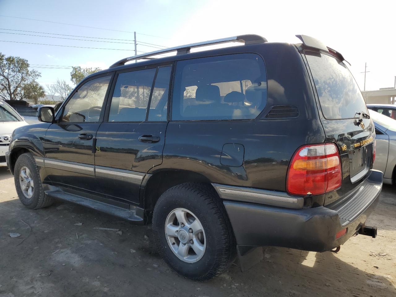 JT3HT05J8Y0083057 2000 Toyota Land Cruiser