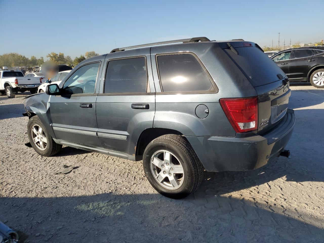 2007 Jeep Grand Cherokee - Image 2