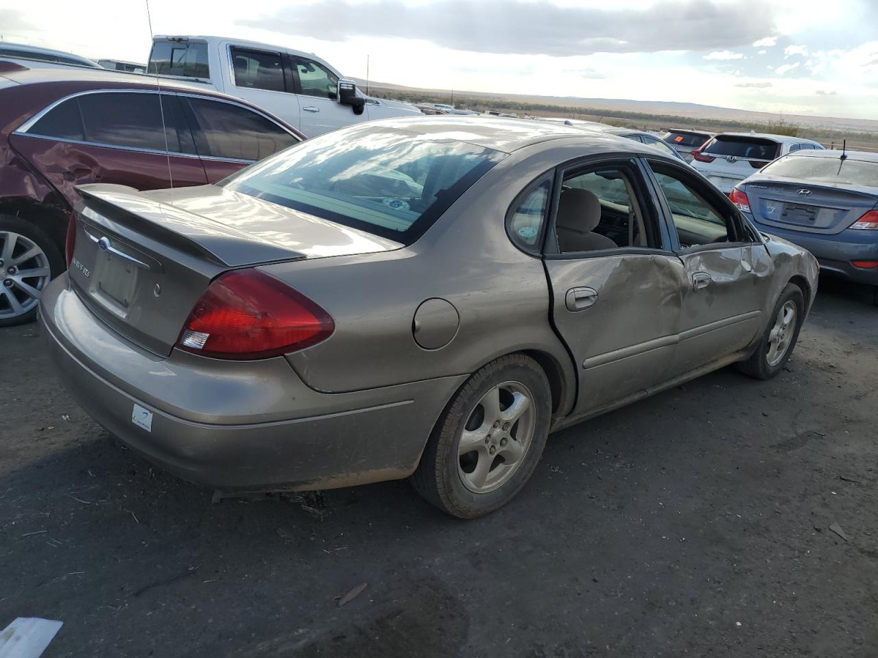 2002 Ford Taurus - Image 3