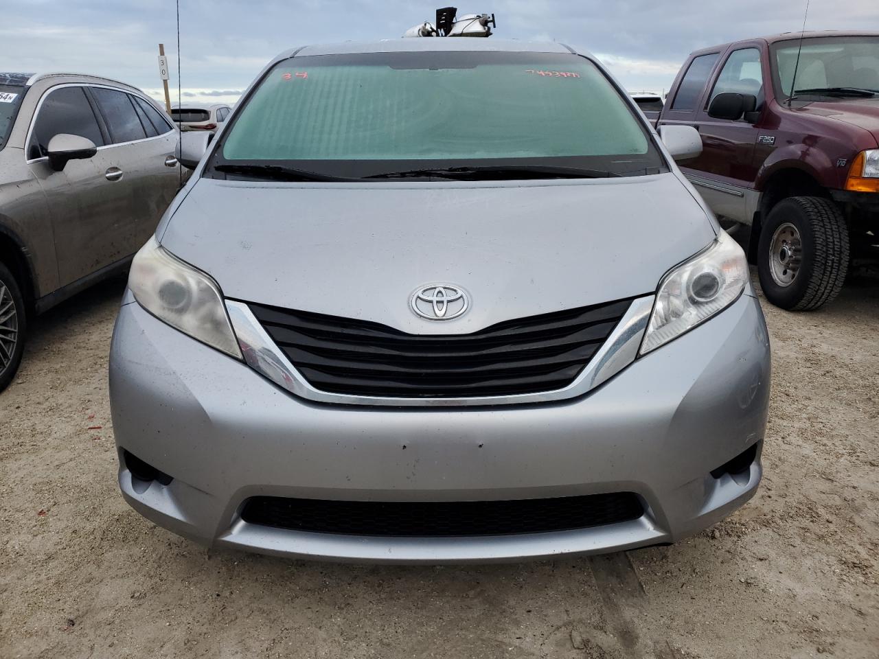 2012 Toyota Sienna Le VIN: 5TDKK3DC8CS277540 Lot: 74539874