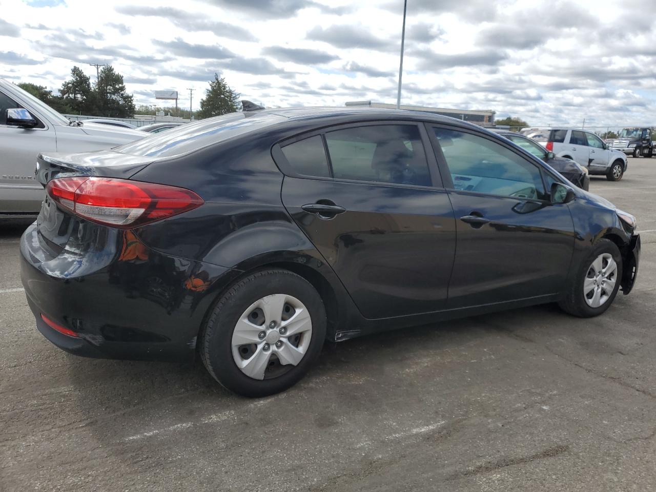 2017 Kia Forte - Image 3