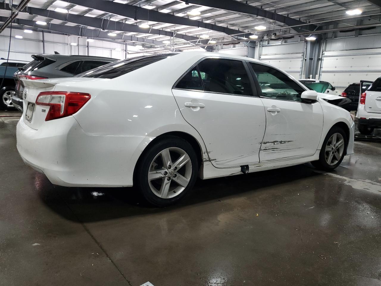 2014 Toyota Camry - Image 3