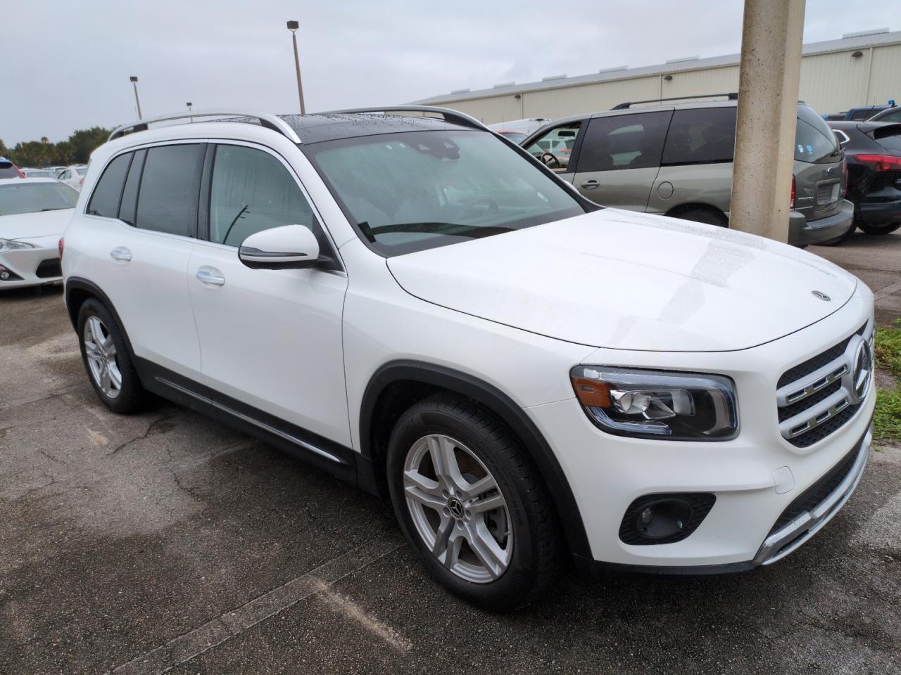 2020 Mercedes-Benz GLB - Image 4