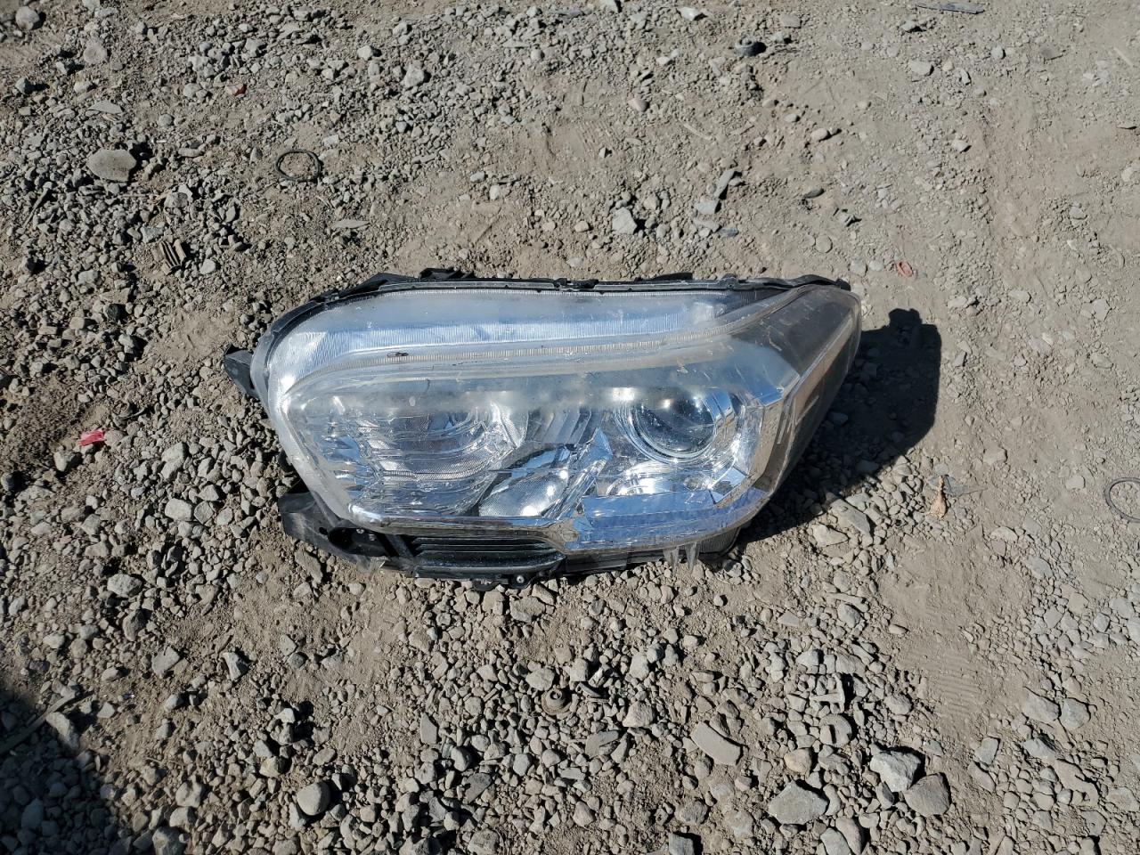 2019 Toyota Tacoma - Image 12