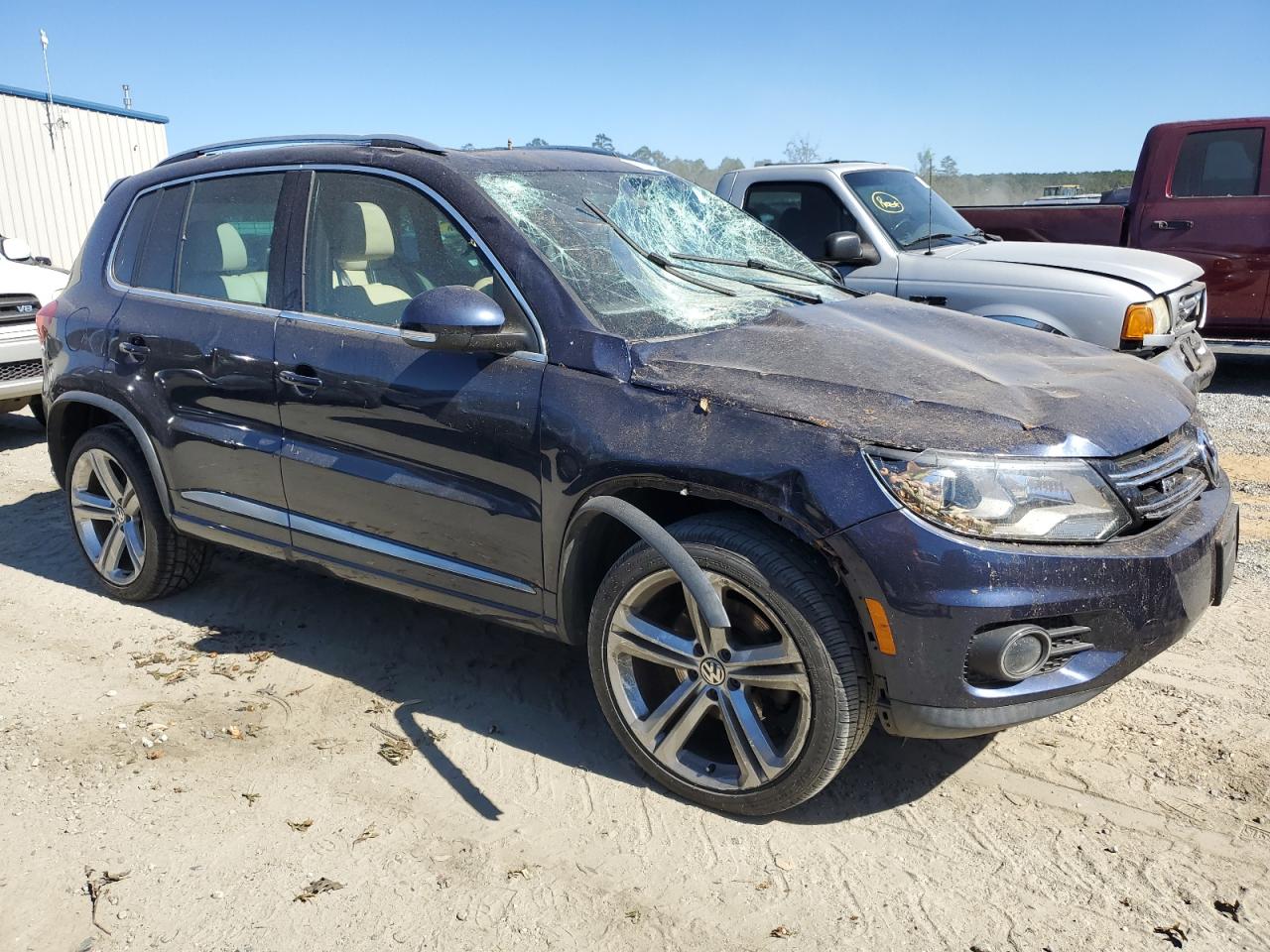 2015 Volkswagen Tiguan S VIN: WVGBV7AX6FW611179 Lot: 75090484