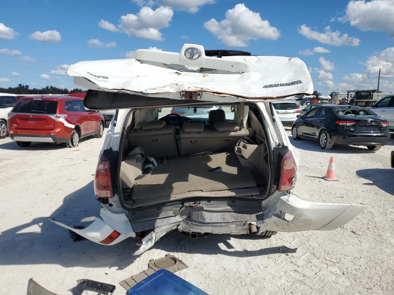 2004 Toyota 4Runner - Image 6
