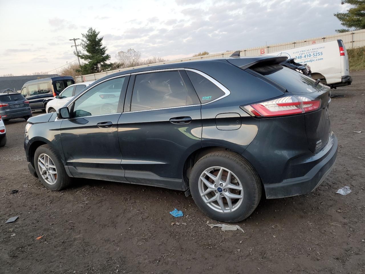 2022 Ford Edge - Image 2