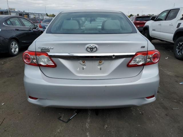 Седаны TOYOTA COROLLA 2013 Серебристый